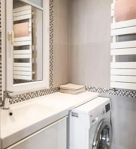 La Des Expositions Apartment *